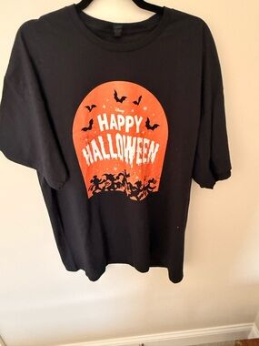 Gildan Black Crewneck T-Shirt